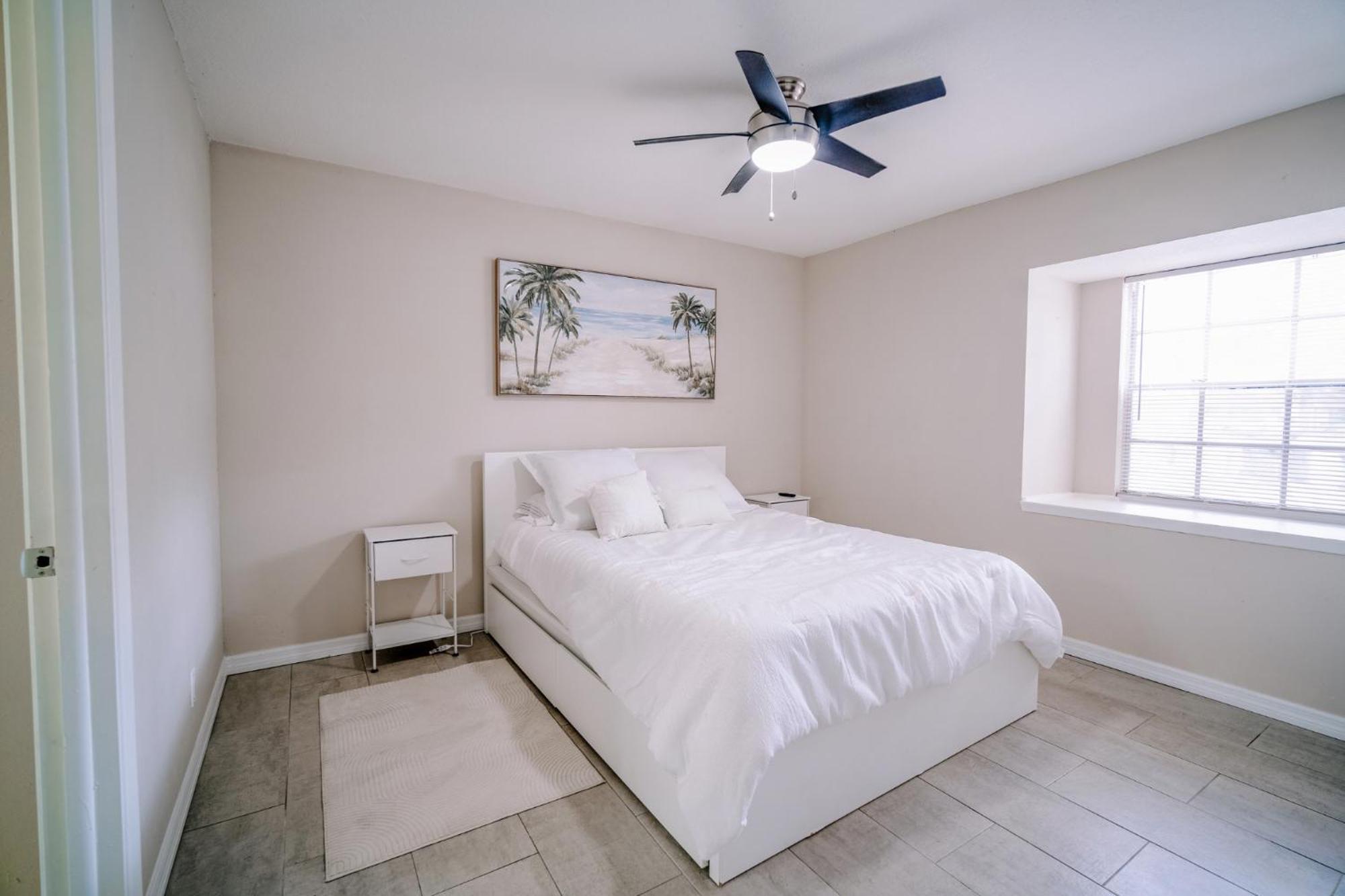 Charm Retreat Modern Haven In Great Location Villa Луц Екстериор снимка